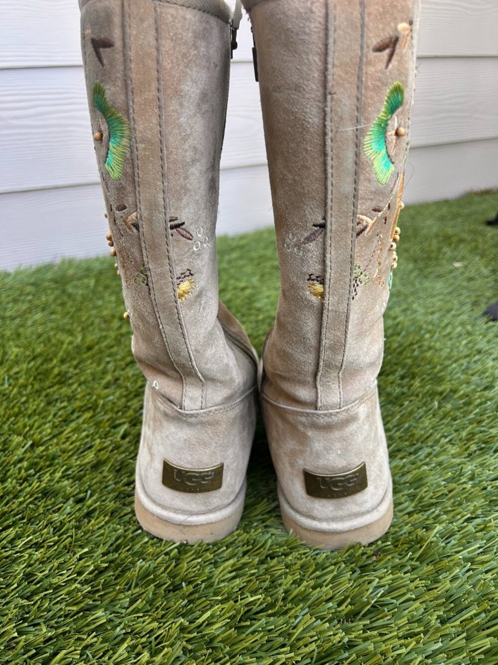 UGG Australia Flower Embroidered Tall Boot Sand Suede Shearling Lining Size 7 - Picture 2 of 7